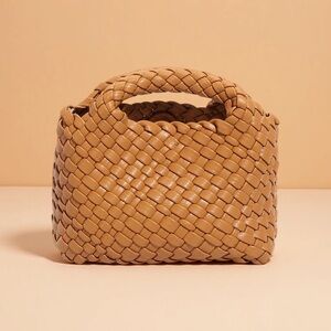 Elegant Tan Woven Handbag